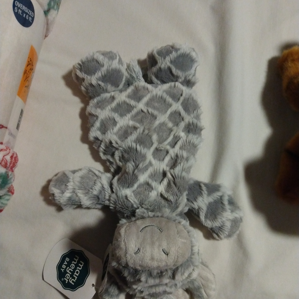 Disney Winnie the Pooh Blanket and Plush Set - Picture 10 of 16